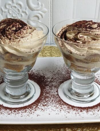 Tiramisu with coffee and cream cheese.